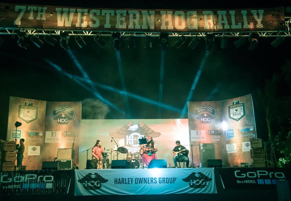 Riders and Harley-Davidson motorcycles together at the first WHR